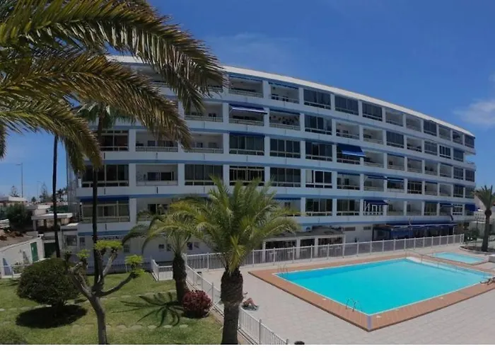 Sunny Near Yumbo And Dunes *