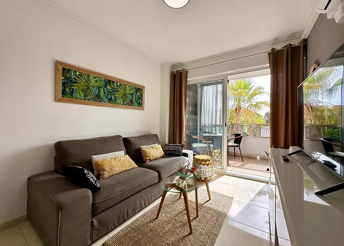 Sunny Near Yumbo And Dunes Плайя-дель-Инглес