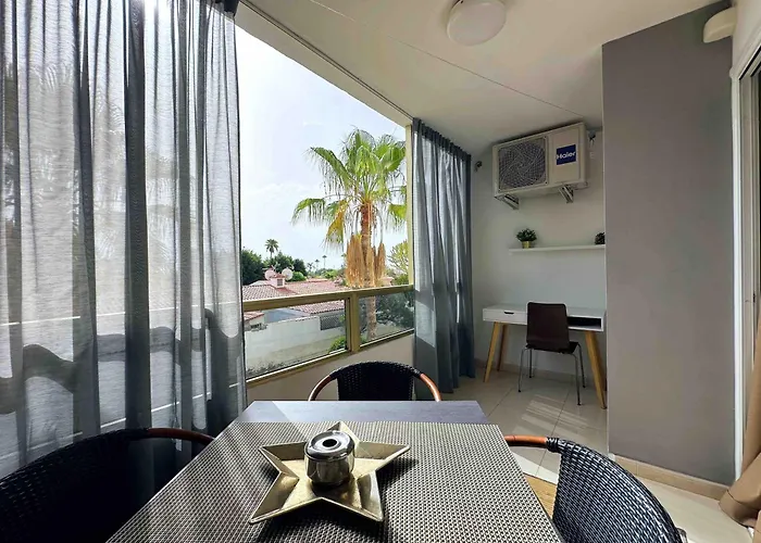 Sunny Near Yumbo And Dunes * Playa del Inglés